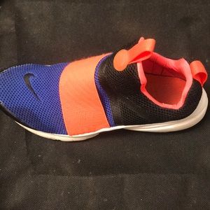 Grade School Size 7 Boys Nike